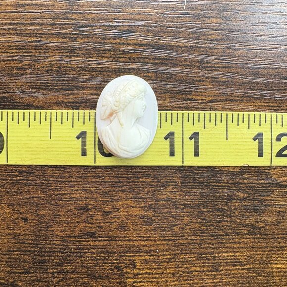 VTG Loose Stone Carved Shell White Profile Cameo Size 1" Length by 0.75" Width - Picture 8 of 9